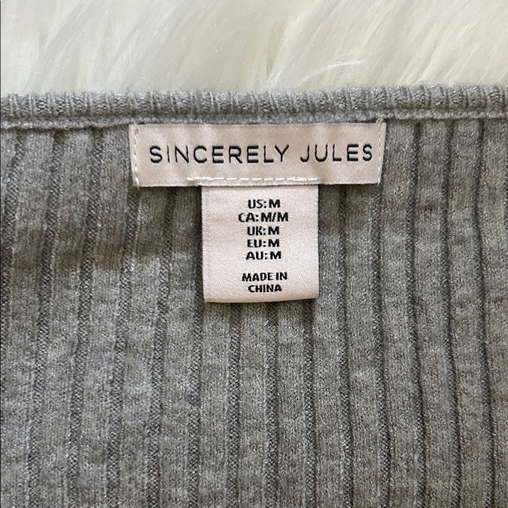 Sincerely Jules Women's Gray V-Neck Ribbed Sweater and Pants Set - Picture 4 of 5